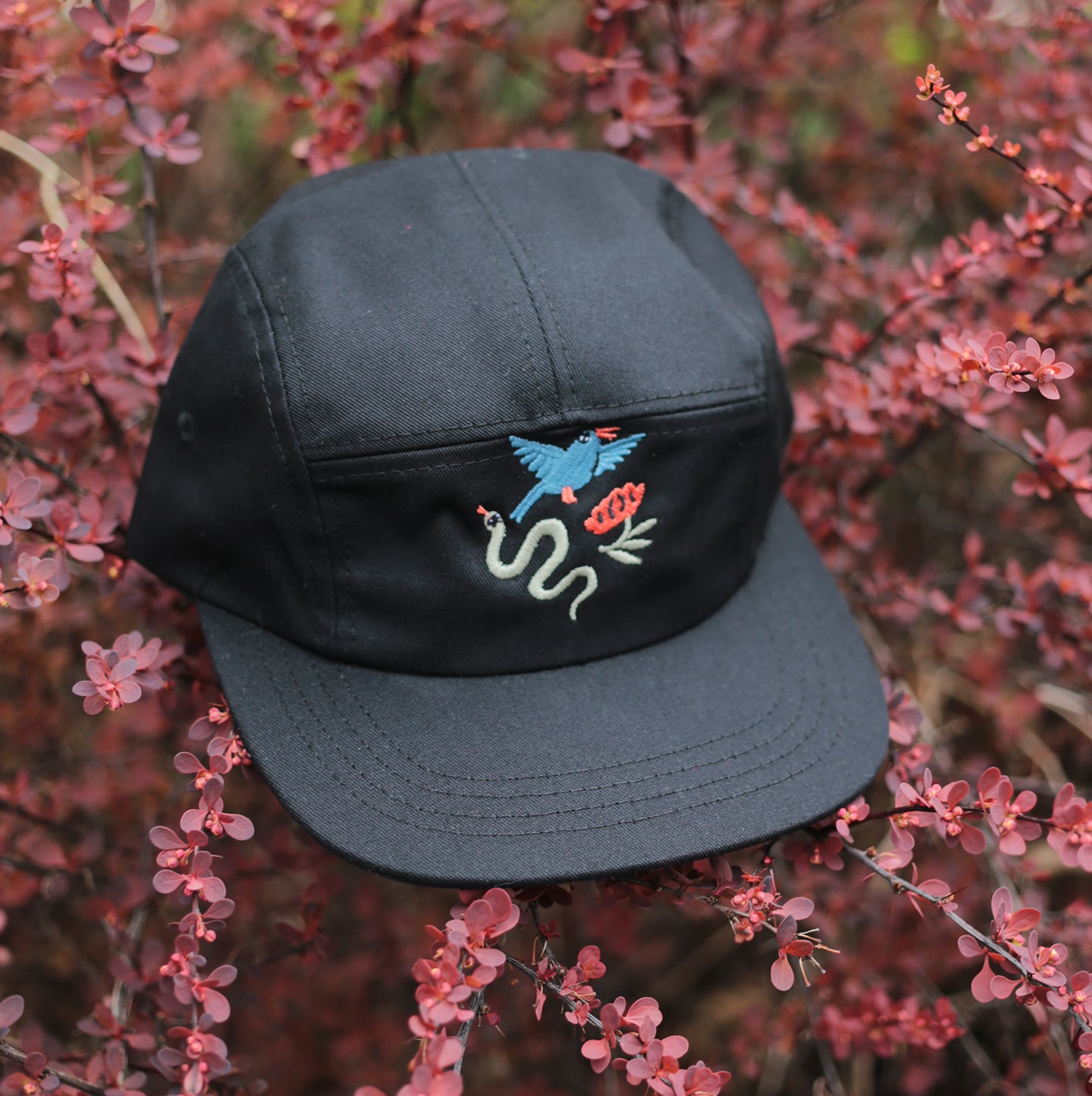 5 Panel - Black - Wild Life Embroidery